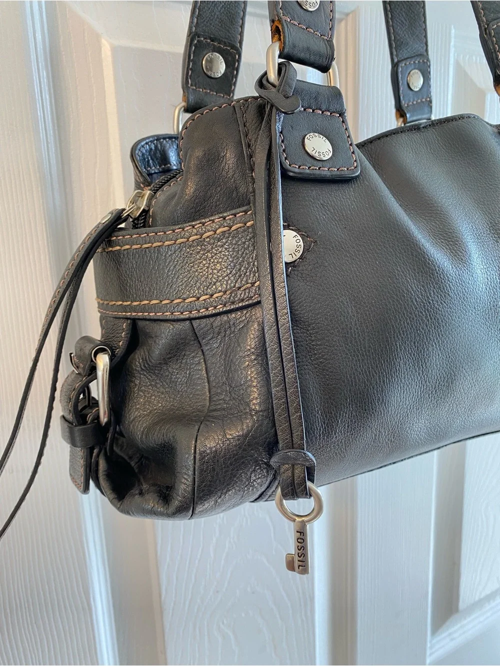 Vintage Fossil Satchel great condition clean interior medium size real leather